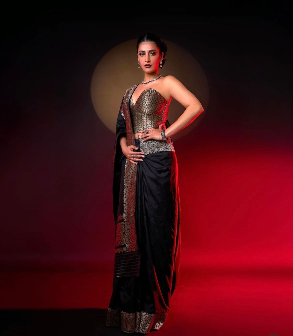 Shruti Haasan Most Beautiful Saree In Jacquard Silk With Golden Nylon Jacquard Work Saree