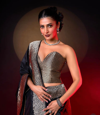 Shruti Haasan Most Beautiful Saree In Jacquard Silk With Golden Nylon Jacquard Work Saree